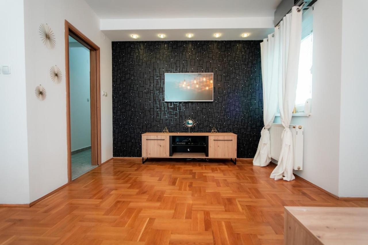 Lux Stan Na Dan Pozarevac Apartment Ngoại thất bức ảnh