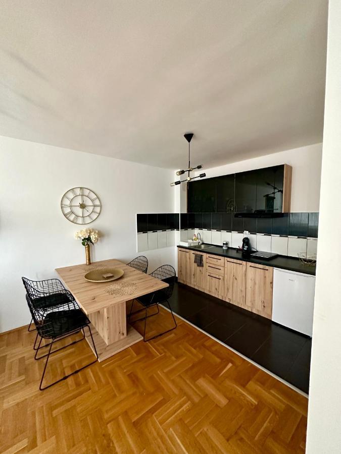 Lux Stan Na Dan Pozarevac Apartment Ngoại thất bức ảnh